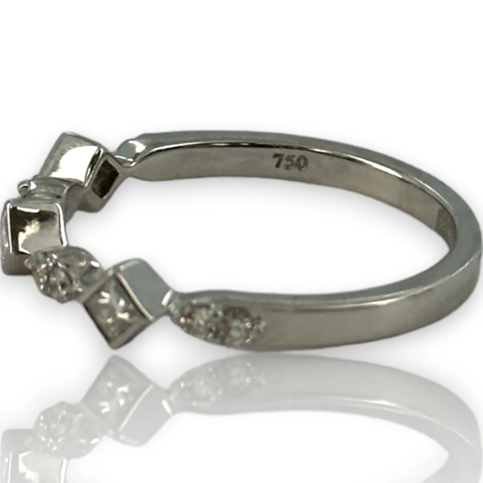 18kt White Gold Bezel Set Princess Cut and Alternating Round Brilliant Diamond Band Size 6.75 - Image 6