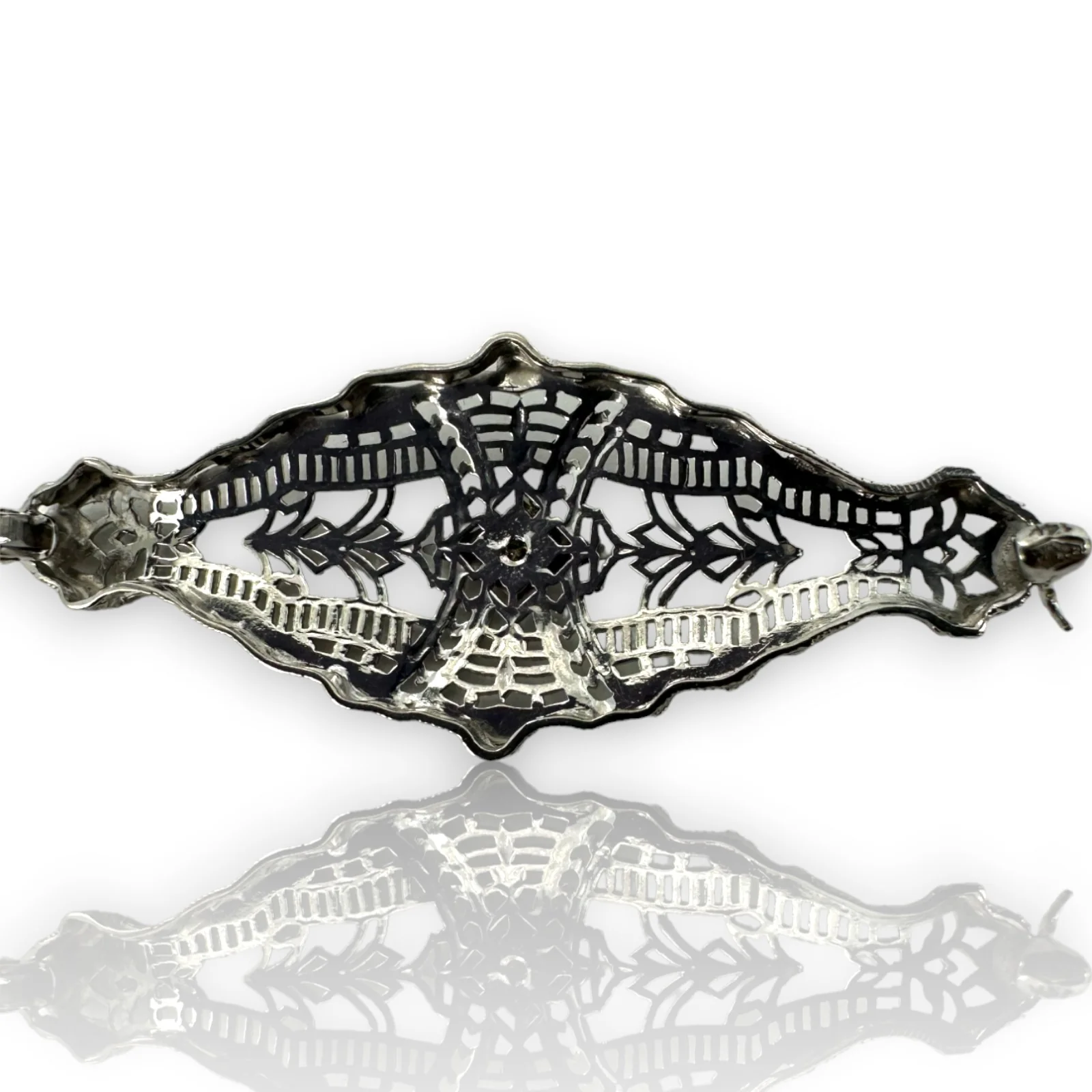 1920s Art Deco Filigree 0.01ct Diamond Accent 14k ESEMCO Brooch - Image 4