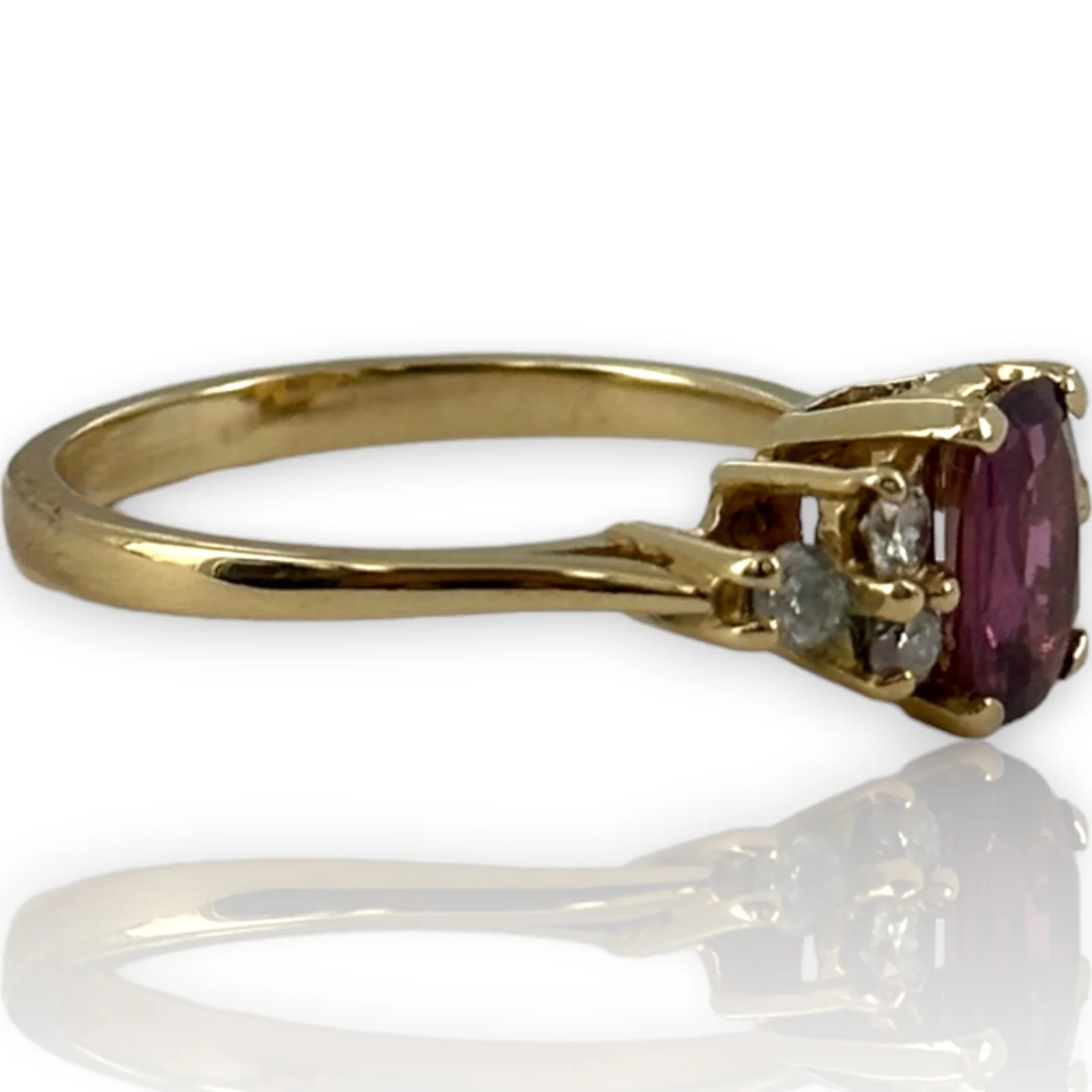 1950-70s Solid 14kt Yellow Gold Ruby Solitaire with Diamond Sides Cocktail Gemstone Ring Size 6.5 - Image 4