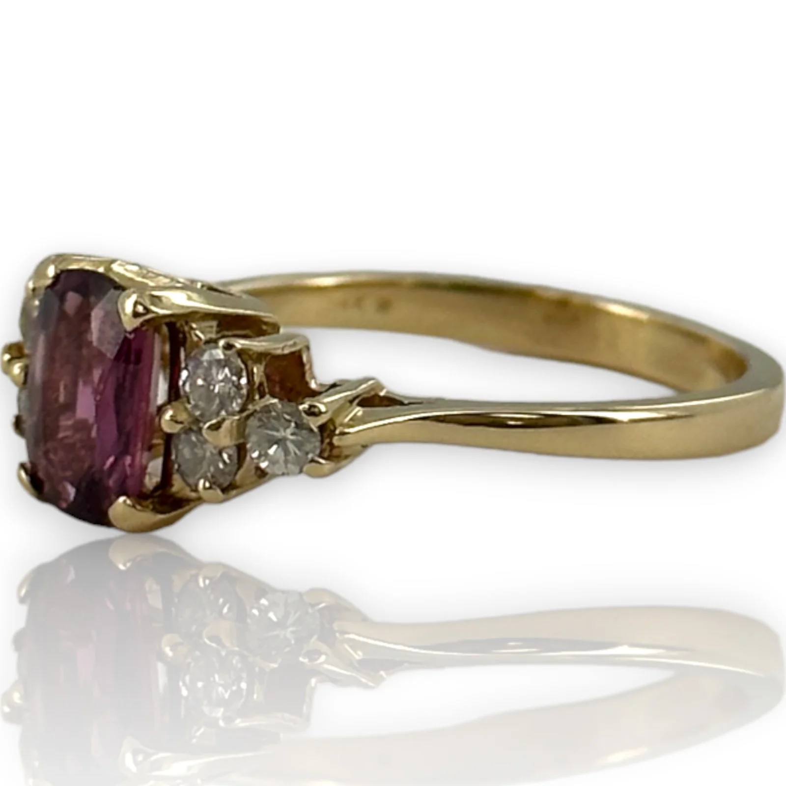 1950-70s Solid 14kt Yellow Gold Ruby Solitaire with Diamond Sides Cocktail Gemstone Ring Size 6.5 - Image 5
