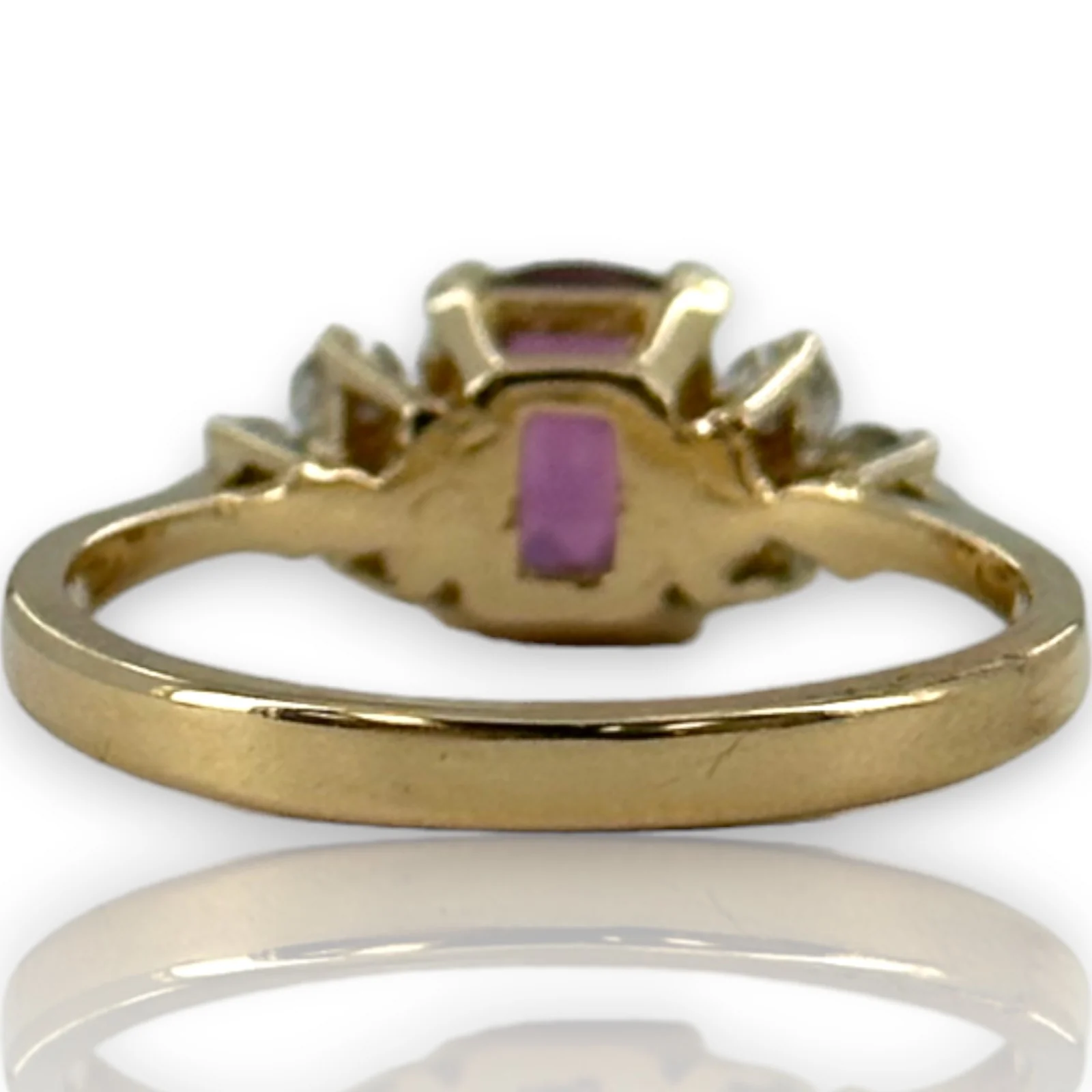 1950-70s Solid 14kt Yellow Gold Ruby Solitaire with Diamond Sides Cocktail Gemstone Ring Size 6.5 - Image 6