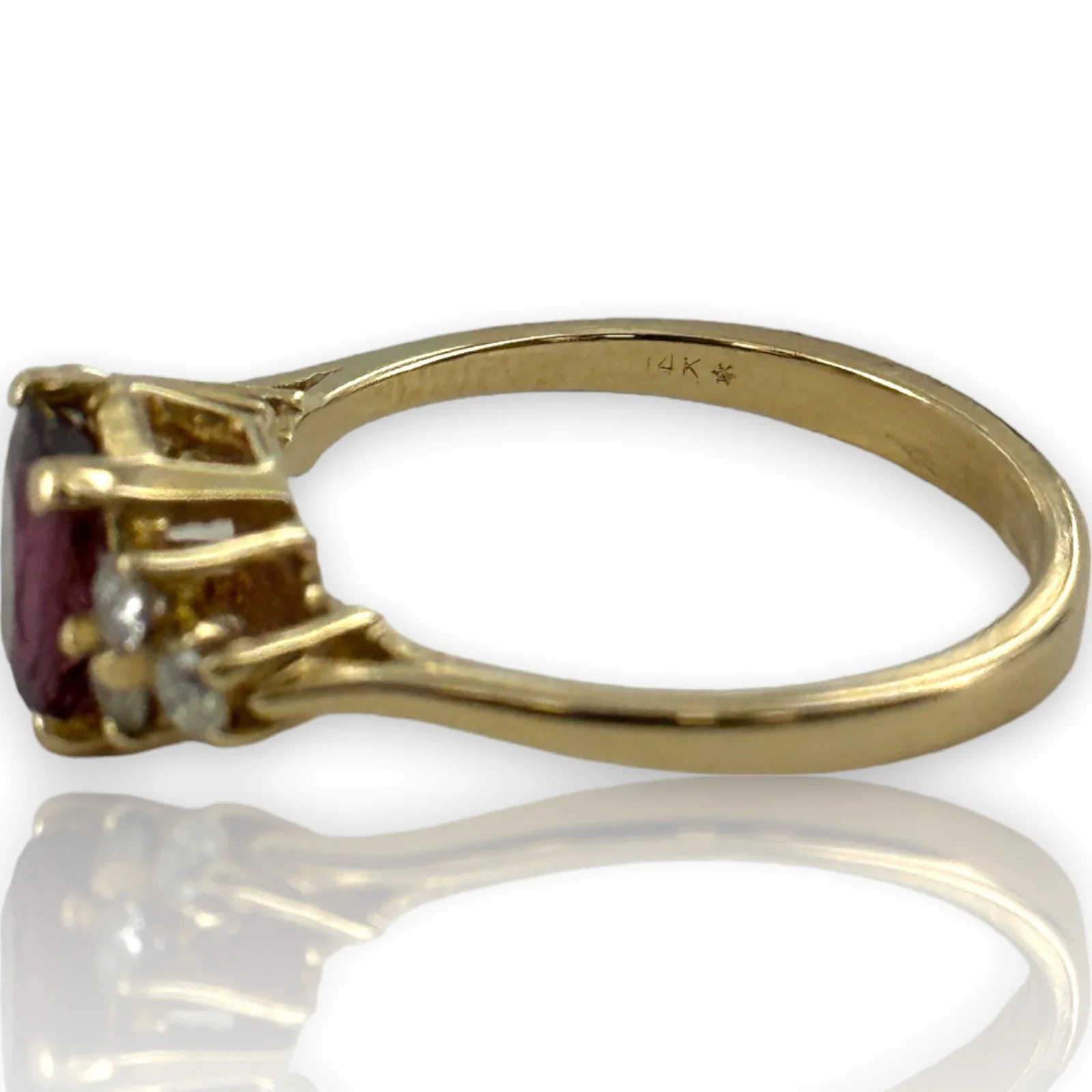 1950-70s Solid 14kt Yellow Gold Ruby Solitaire with Diamond Sides Cocktail Gemstone Ring Size 6.5 - Image 8