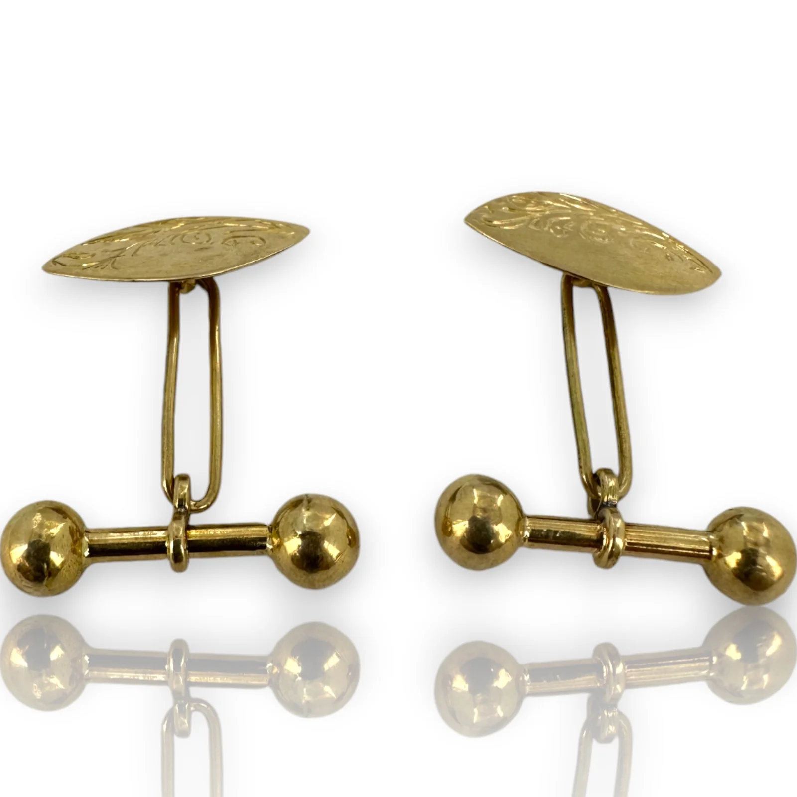 Antique 1890-1910s Handmade Solid 14kt Yellow Gold Cufflinks with Scroll and Leaf Pattern - Image 3