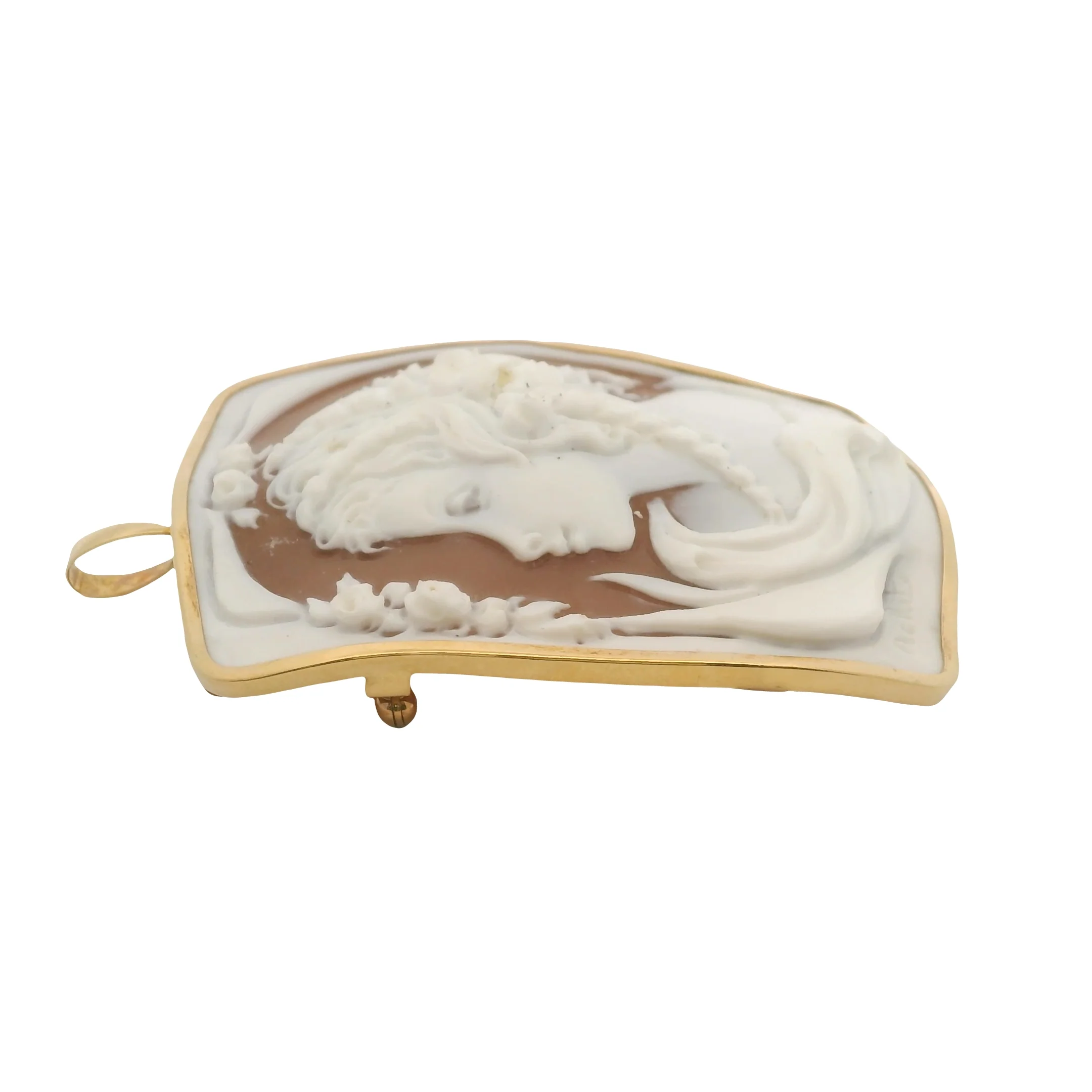 Antique 1930-50s Solid 18kt Yellow Gold Frame Conch Shell 3D Hand Carved Cameo Pin/Pendant Signed By Designer - Image 3