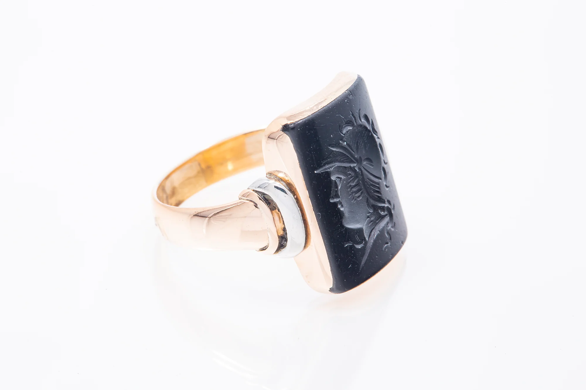 Antique Black Onyx Intaglio Soldier 14k White Yellow Gold Ring Size 10 - Image 2