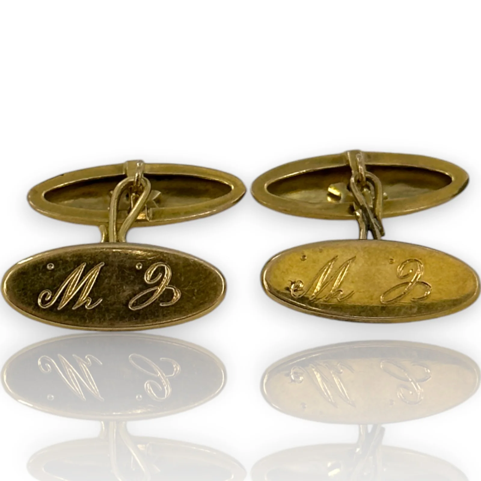 Antique Early 1900s Solid 10kt Yellow Gold Double Sided Handmade Cufflinks with Garnets and Hand-Engraving - Image 2