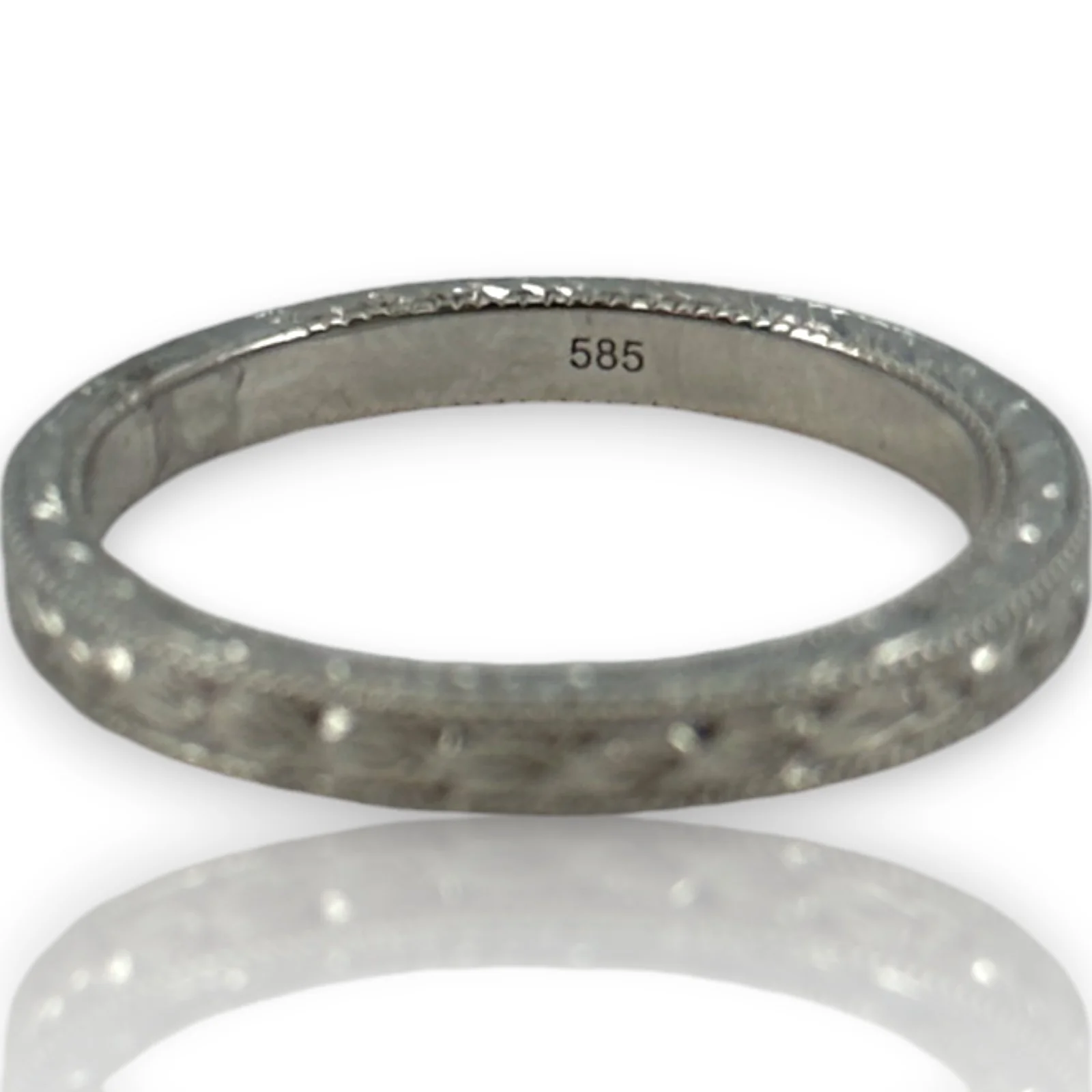Blue Nile Solid 14kt White Gold Milgrain Stackable 2.5mm Band Ring with Leaf Details Size 7.75 - Image 3