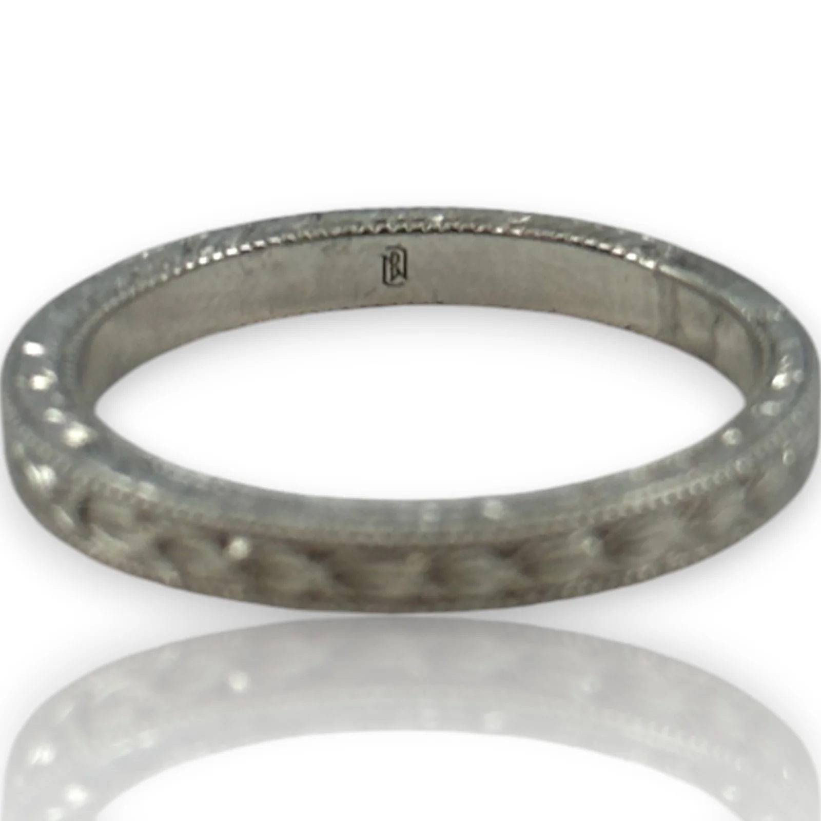 Blue Nile Solid 14kt White Gold Milgrain Stackable 2.5mm Band Ring with Leaf Details Size 7.75 - Image 4
