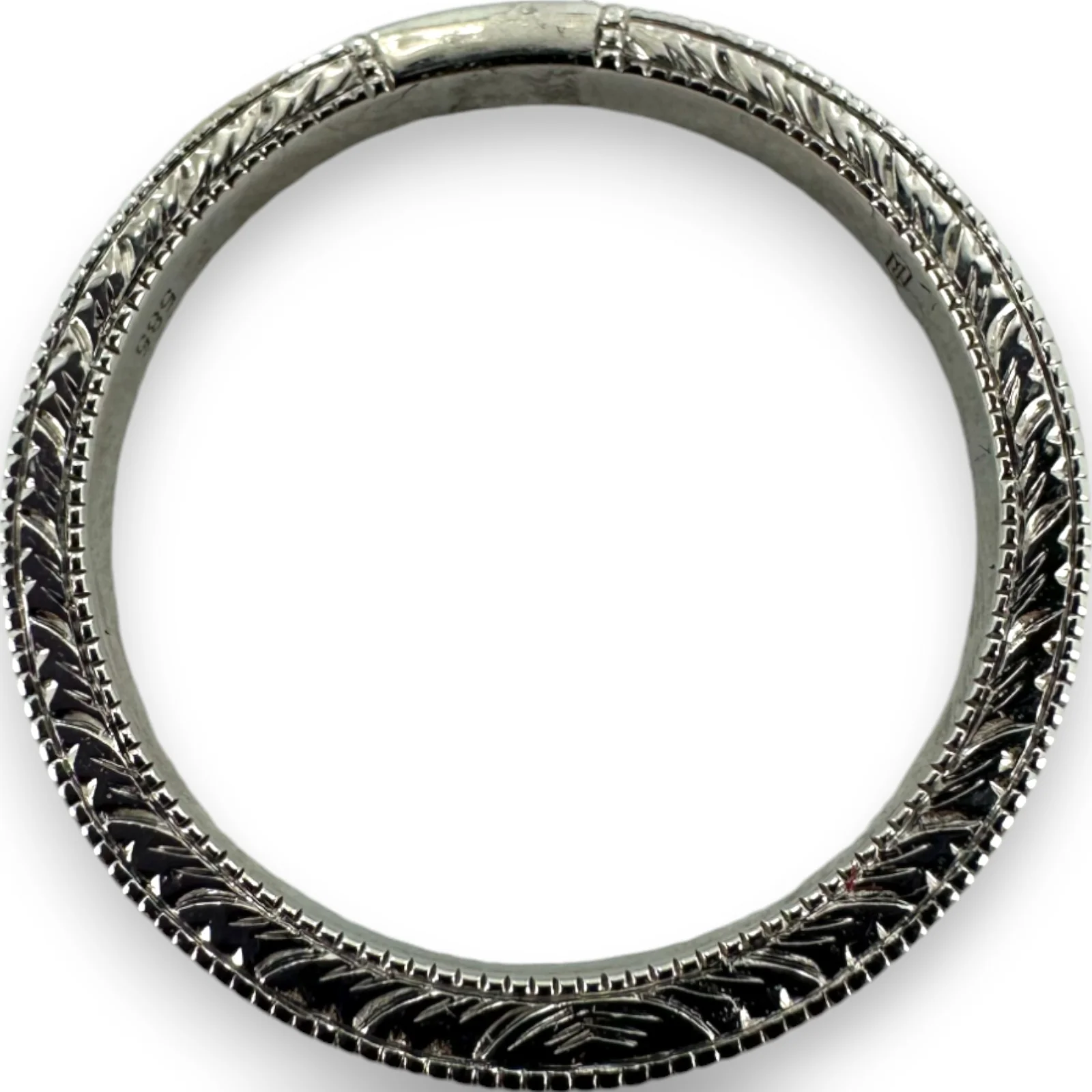 Blue Nile Solid 14kt White Gold Milgrain Stackable 2.5mm Band Ring with Leaf Details Size 7.75 - Image 5