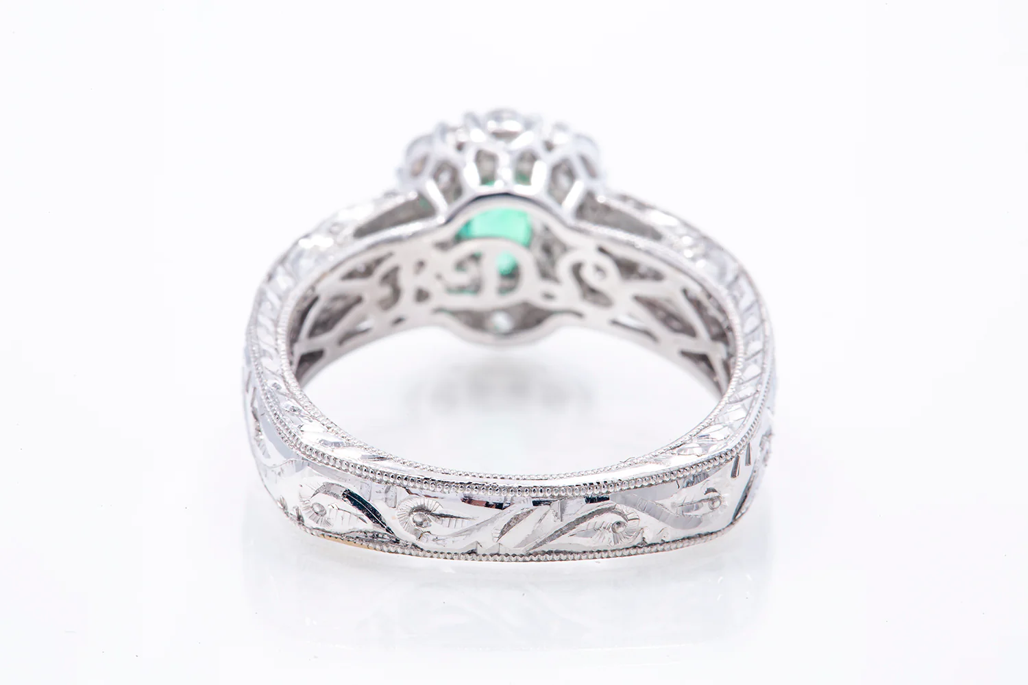 Bright Natural Oval Emerald Gemstone w/ Diamond Halo Accent 18k 750 White Gold Ring Sz 7 - Image 3