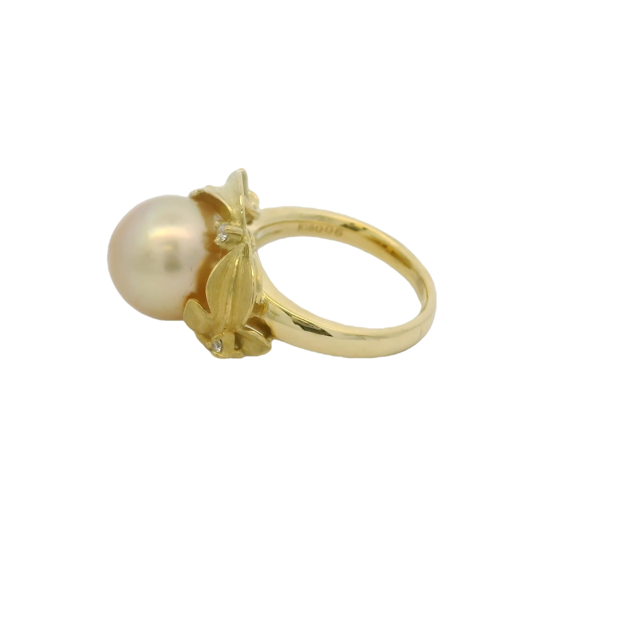 c1960-80s 18kt Yellow Gold 11.6mm South Sea Golden Pearl and Diamonds Leaf Motif Cocktail Ring Size 6 - Image 3