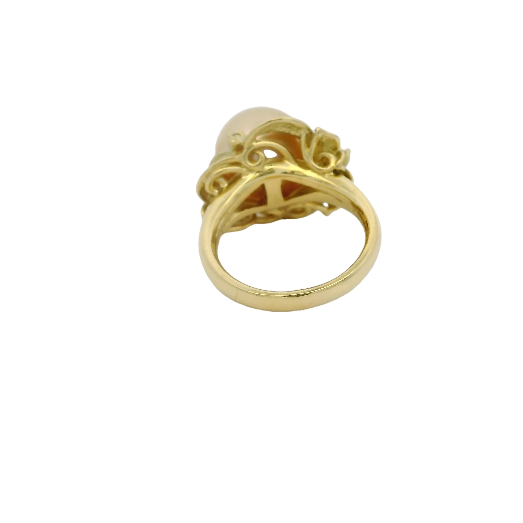c1960-80s 18kt Yellow Gold 11.6mm South Sea Golden Pearl and Diamonds Leaf Motif Cocktail Ring Size 6 - Image 4