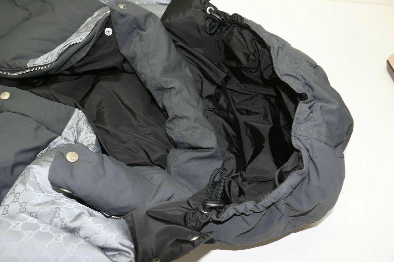 Gucci Jaquard Nylon Gray Jacket Size 48 - Image 11