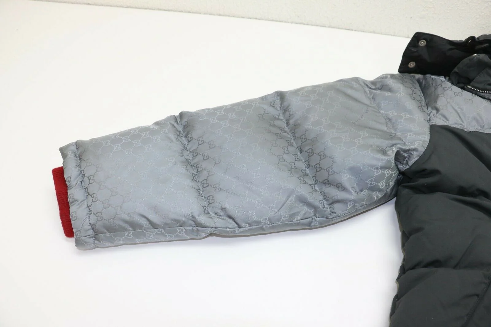 Gucci Jaquard Nylon Gray Jacket Size 48 - Image 4