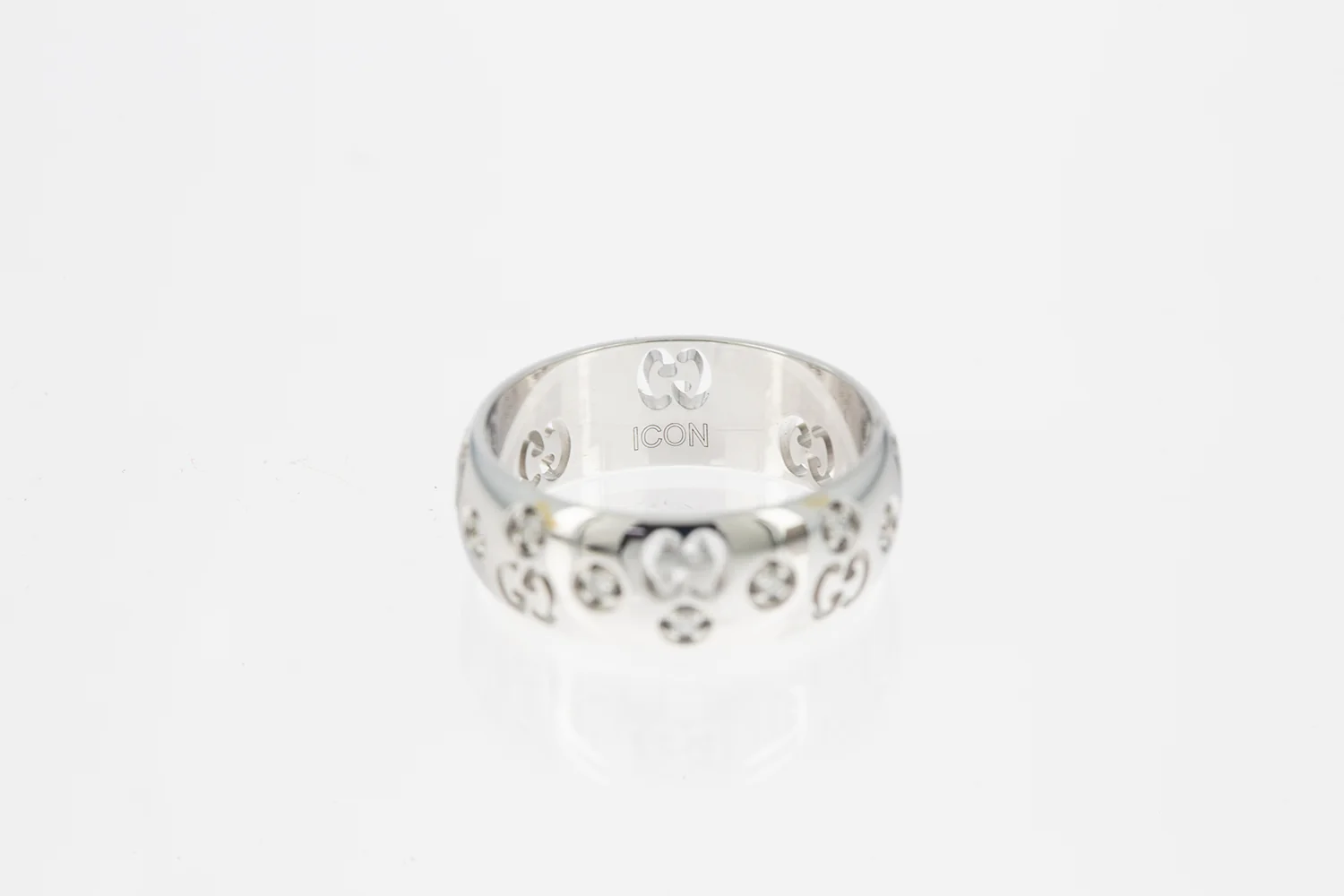 Gucci Logo 18k 750 White Gold Band Domed Ring Size 4.75 - Image 3