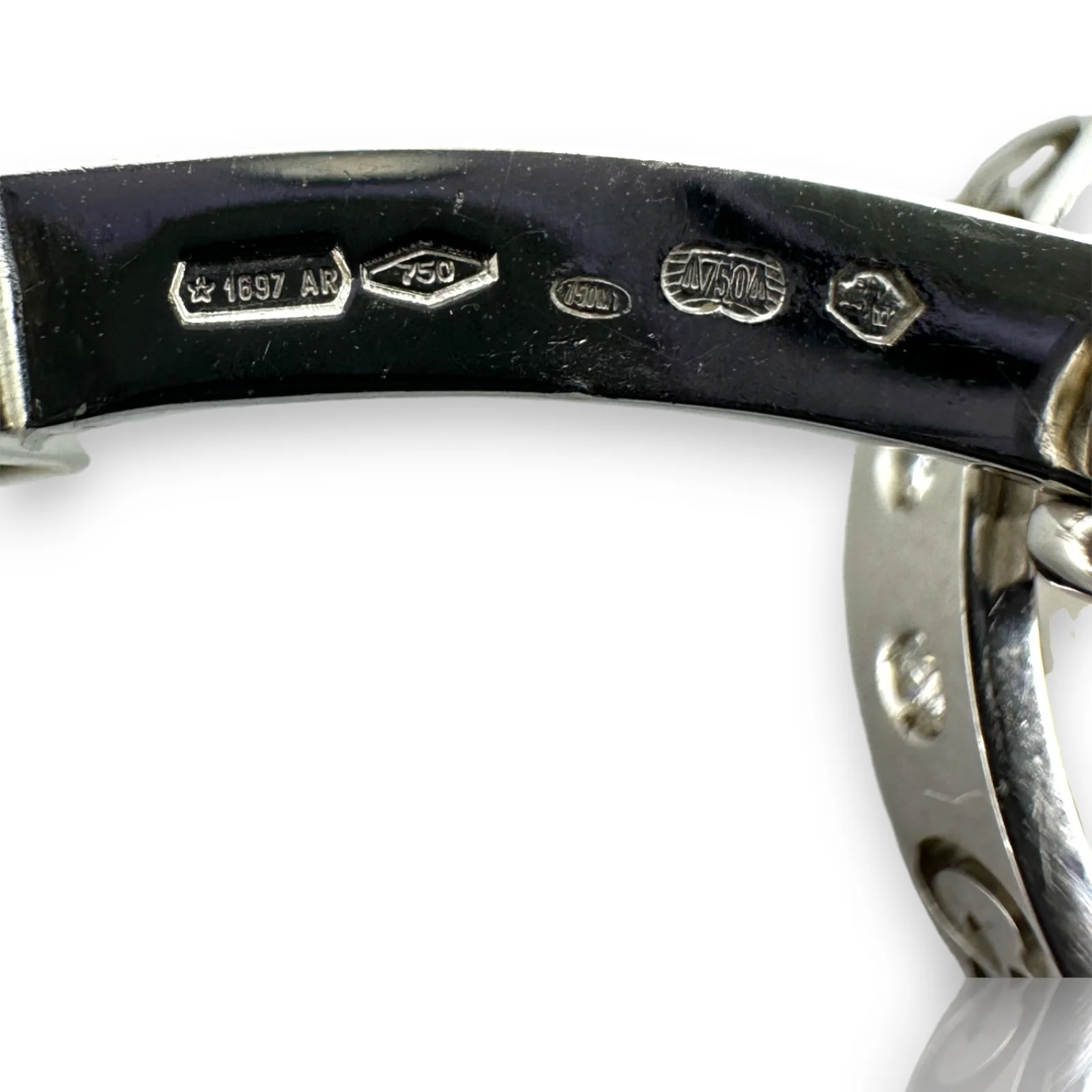GUCCI Solid 18kt White Gold and Diamond Whale Back GG Logo Cufflinks Made In Arezzo, Italy with Italian and Swiss Hallmarks - Image 8