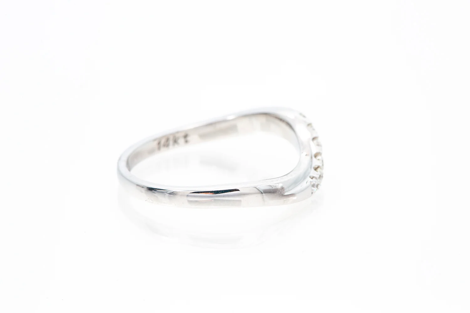 Macy's Wave Diamond 14k 585 White Gold Diamond Band Ring SNJ Size 7 - Image 2