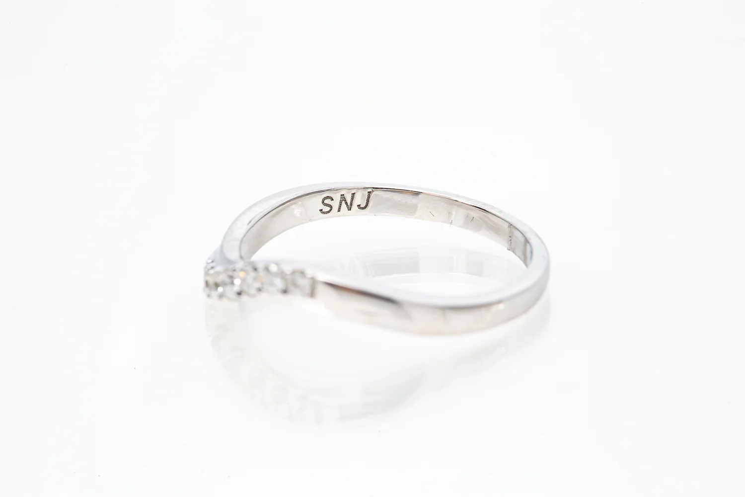 Macy's Wave Diamond 14k 585 White Gold Diamond Band Ring SNJ Size 7 - Image 5