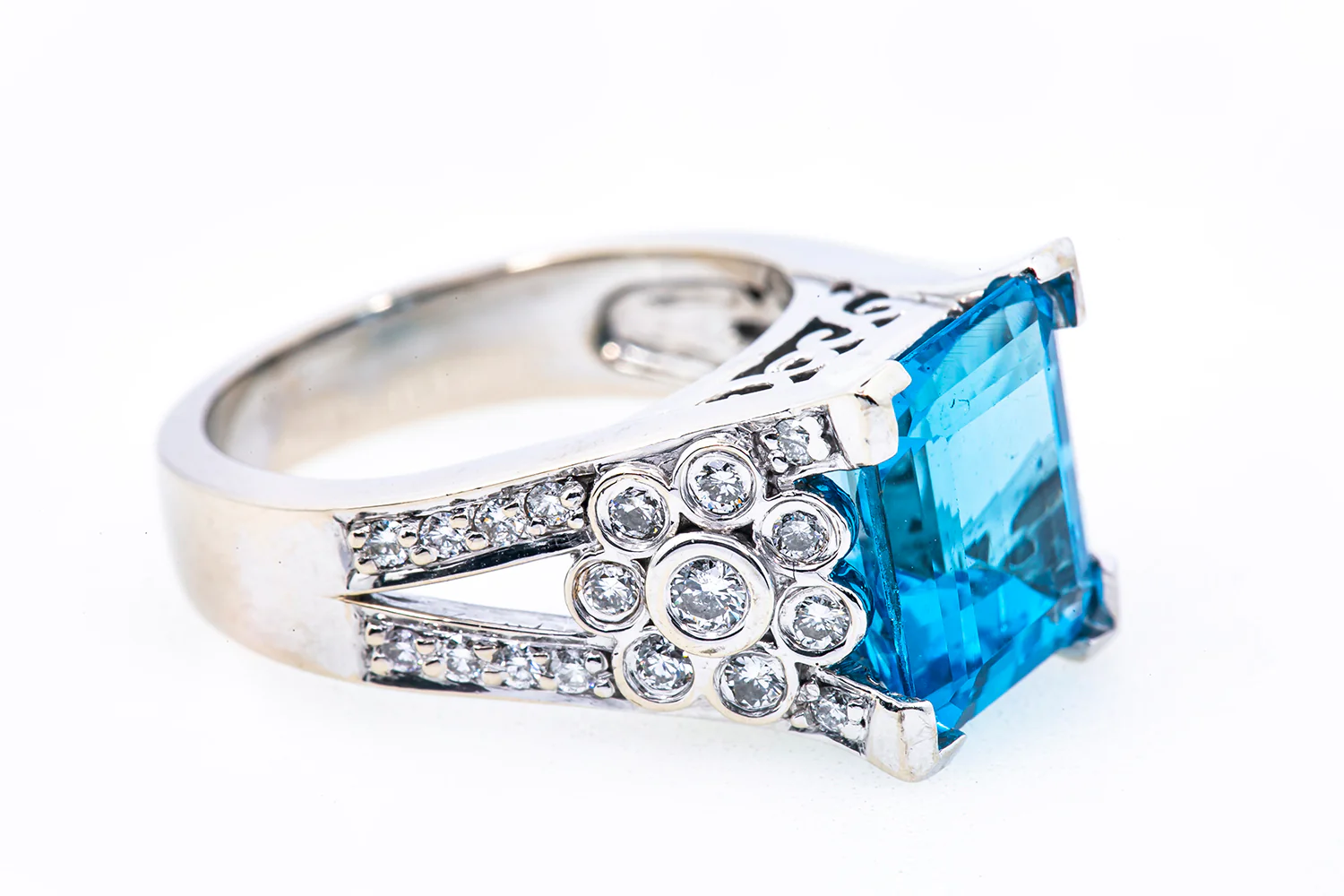 Natural Blue Topaz & Diamond Cathedral 14K 585 White Gold Ring Size 6 1/2 - Image 3