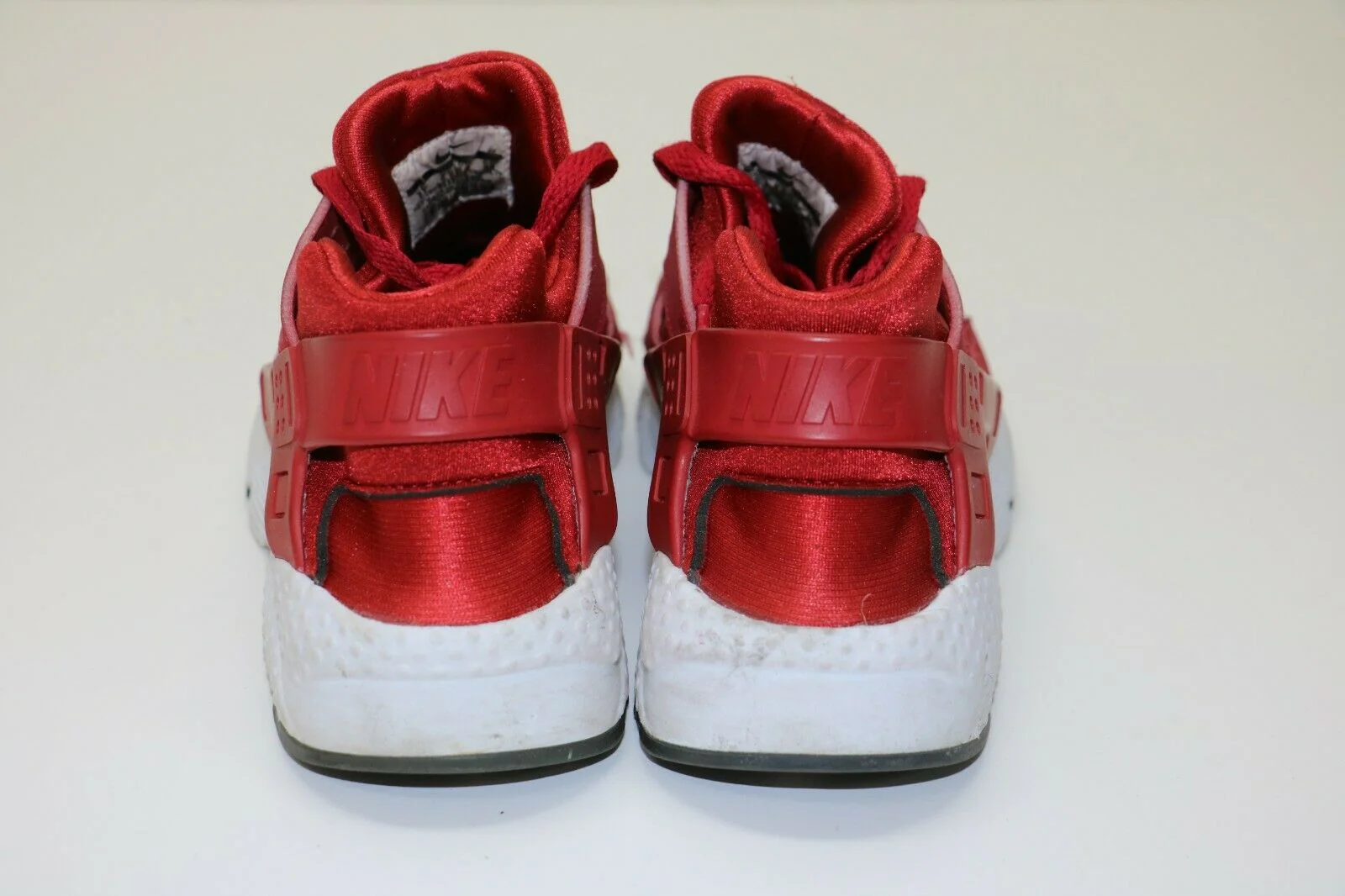 Nike: Huarache Run GS 'Gym Red' - 654275 604 - US 4.5Y - Image 3