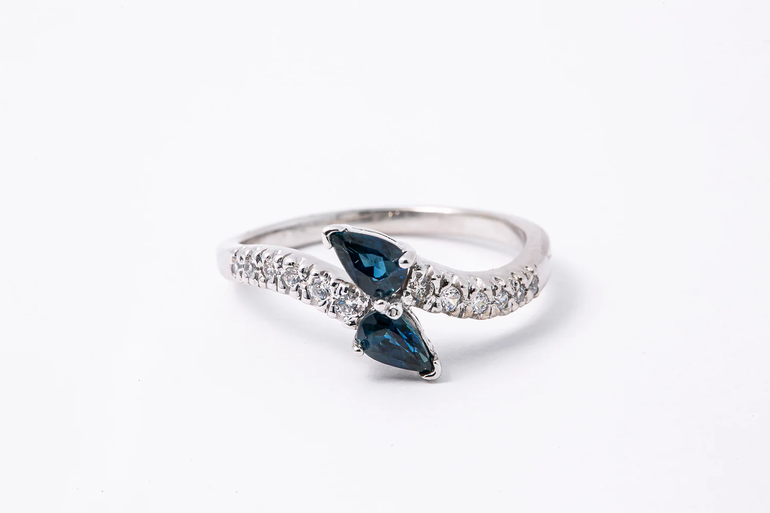 Sapphire & Diamond Crossover Band 14K 585 White Gold Ring Size 6 1/2
