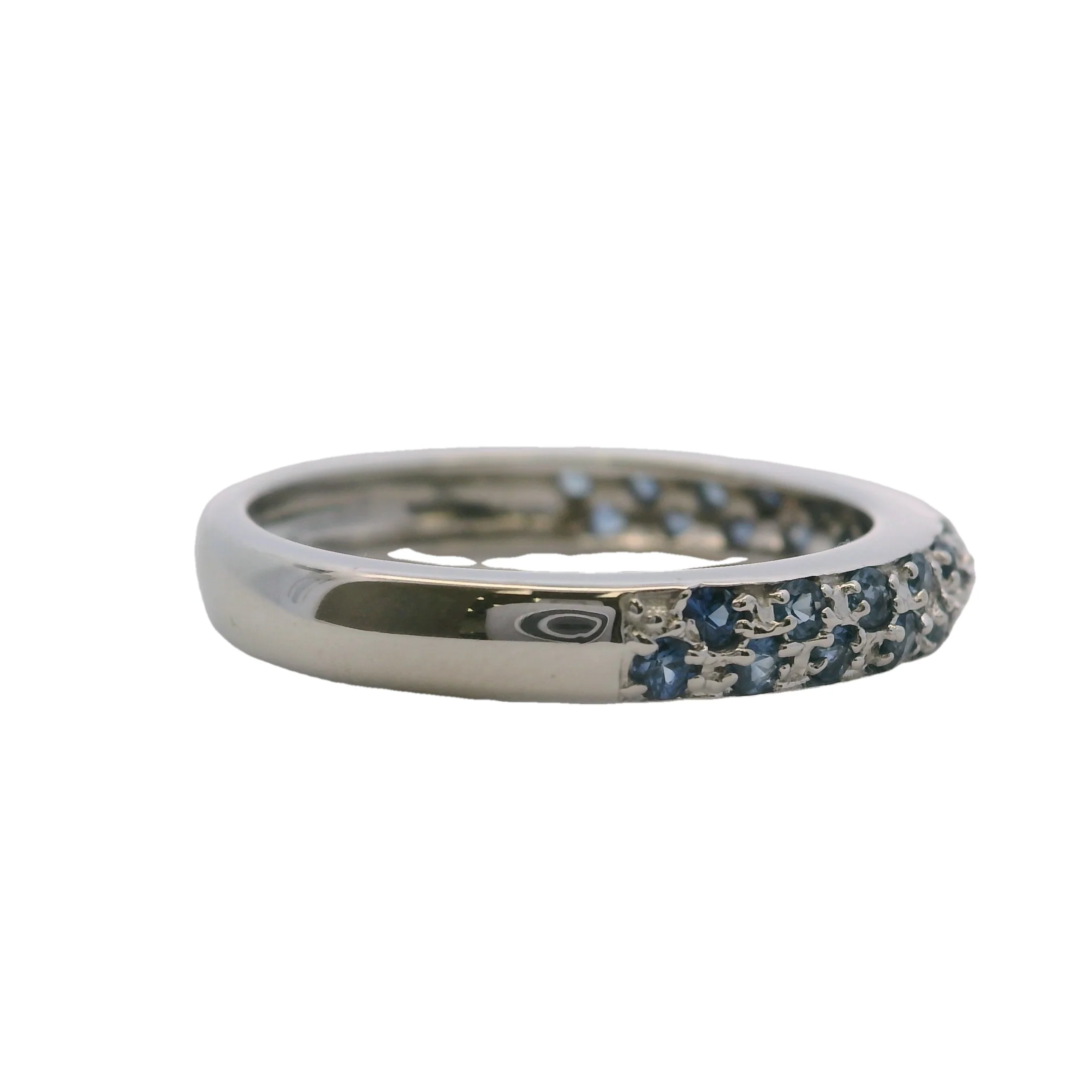 Solid 14kt White Gold and Cornflower Blue Sapphire Cluster Band Ring Size 6.75 - Image 3