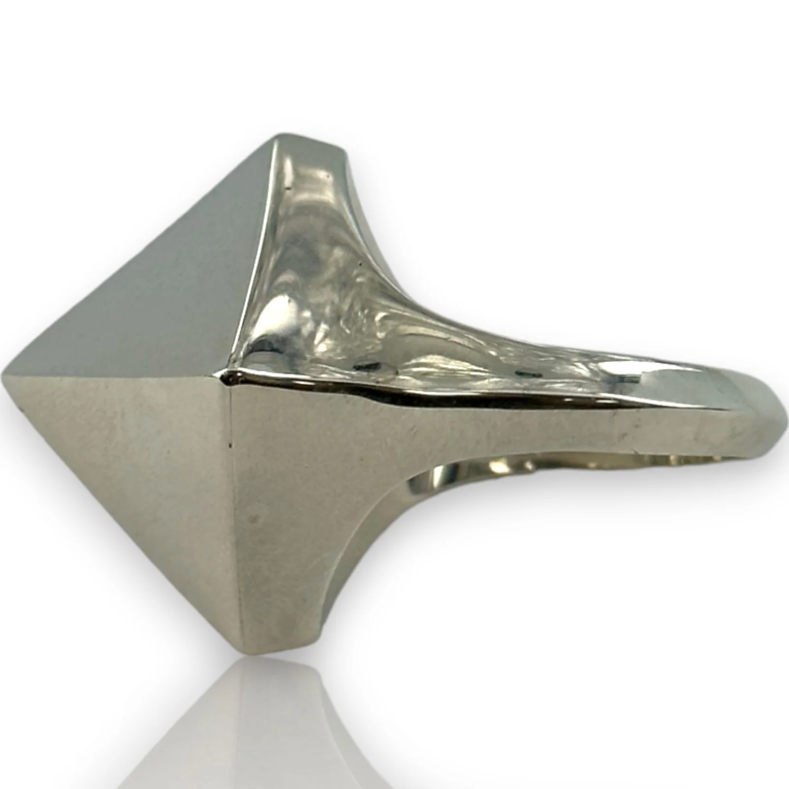 Tiffany & CO Signed RARE Out Of Retirement Collection Collaboration with Dover Street Market 925 Sterling Silver Pyramid Size 8 Ring - Image 3
