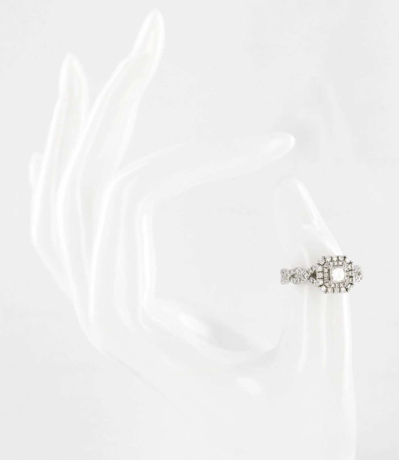 Vera Wang 14 KT Solid White Gold Diamond Engagement Ring