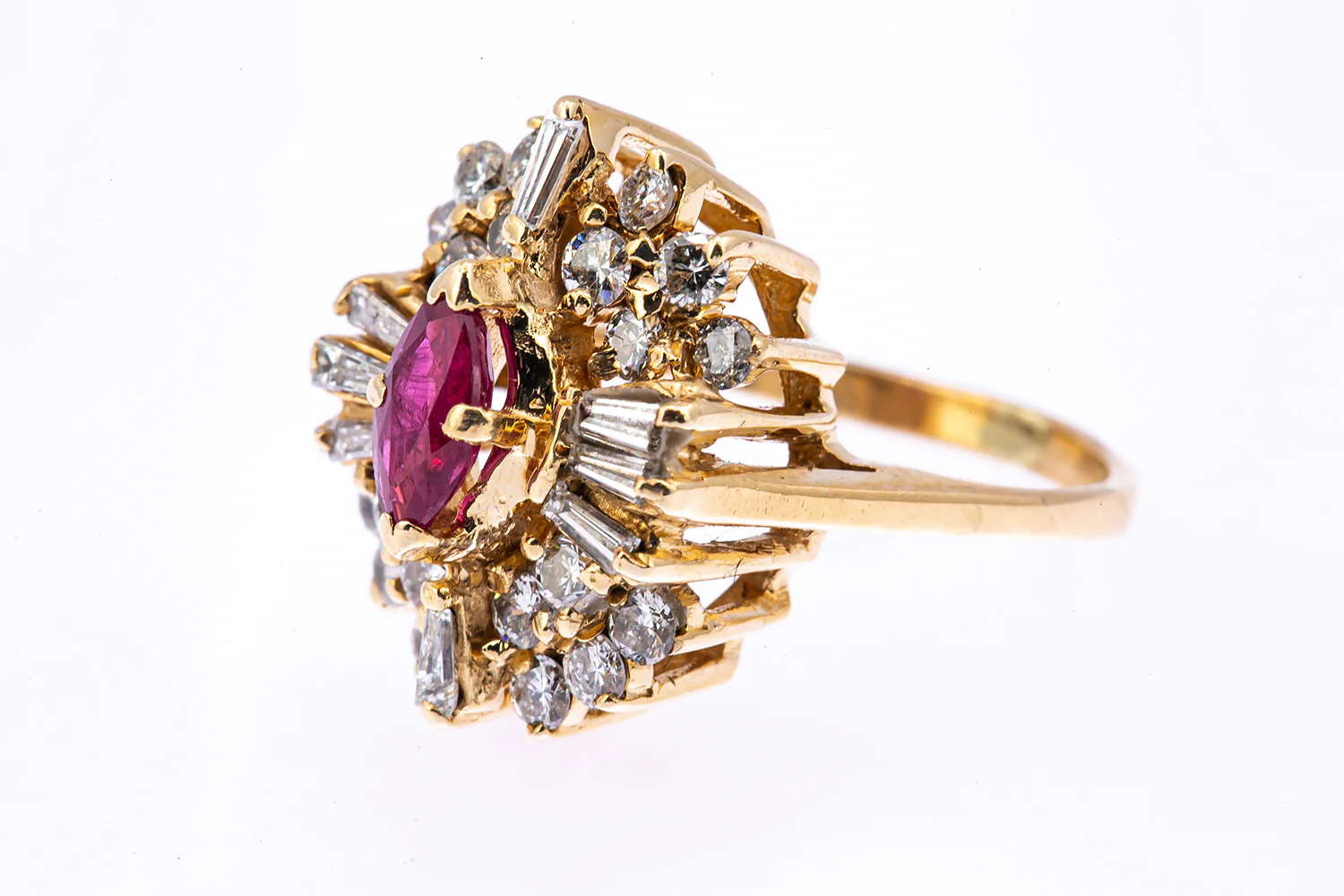 Vintage 1950-70s Natural Ruby Baguette Diamond Cocktail Cluster 14K 585 Yellow Gold Ring Sz 4 3/4 - Image 4