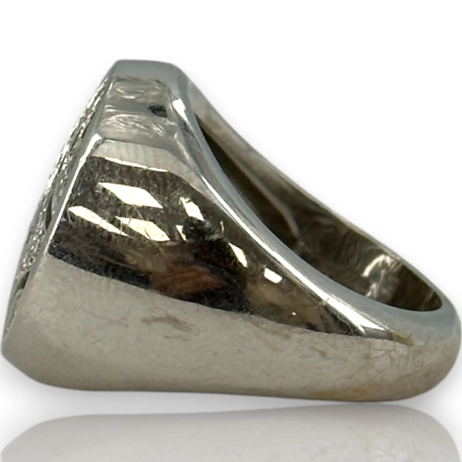 Vintage 2002 Signed Garrard London Solid 18kt White Gold and Diamond 18.7mm Wide Flat Top Statement Ring Made in Italy Size 6.75 - Image 2