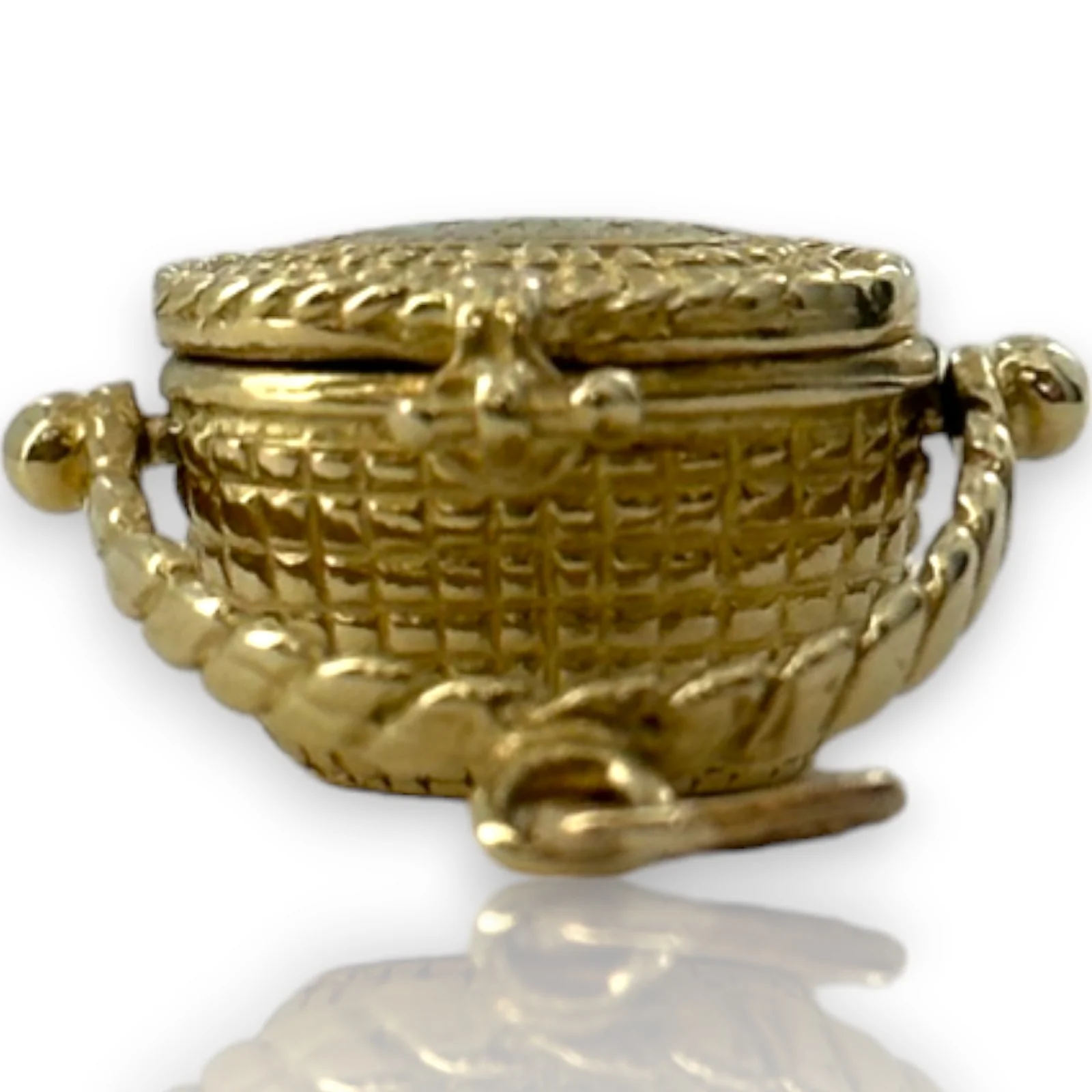 Vintage Picnic Basket Openable Charm Pendant Solid 14kt Yellow Gold - Image 5