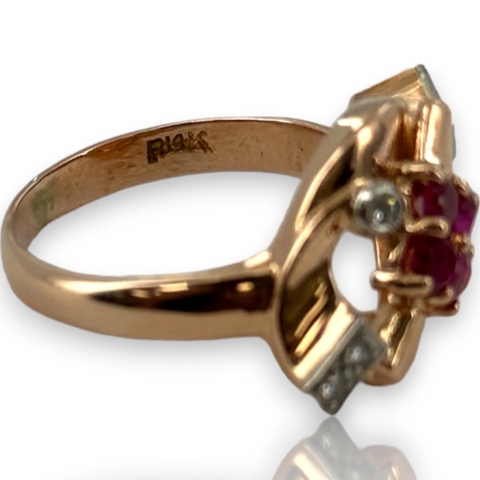 Vintage Retro Era 1940-50s 14kt Solid Rose Gold Cocktail Ring with Lab-Grown Rubies and Diamonds Size 7 - Image 5