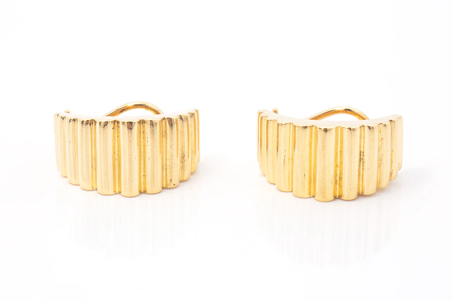 Vintage Tiffany & Co 18k 750 Yellow Gold Shrimp Rigid Clip-On Earrings - Image 3