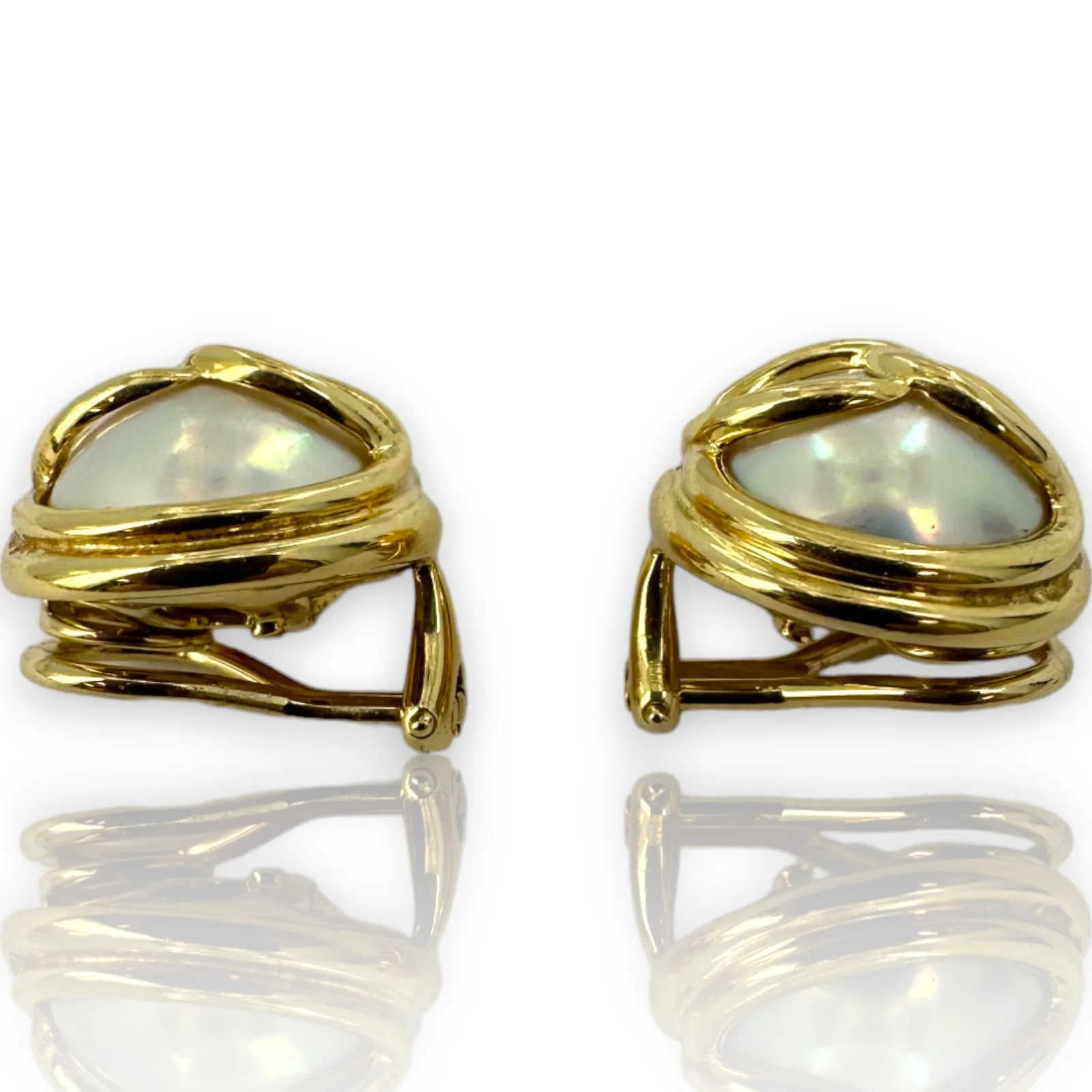 Vintage Tiffany & Co Signed White Mabe Pearl 18k Solid Yellow Gold Knot Clip-On Earrings - Image 2